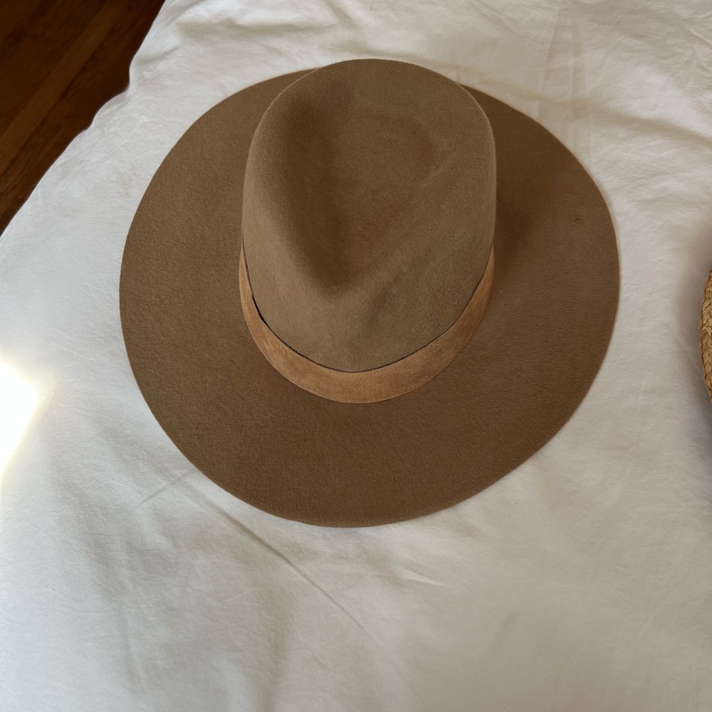 Wyeth hat